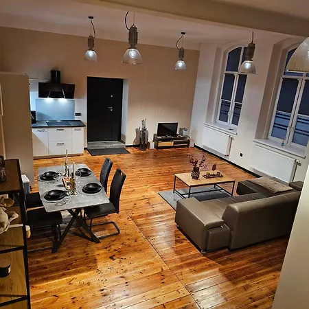 Alte Schule Apartament Żarska