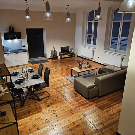 Alte Schule * Żarska