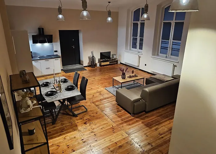 Alte Schule * Żarska